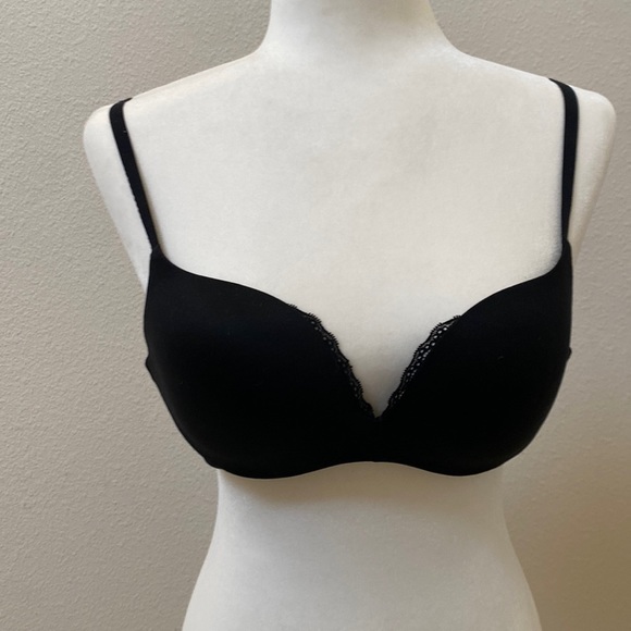 Victoria Secret 36B Plunge Padded Bra - Picture 1 of 4